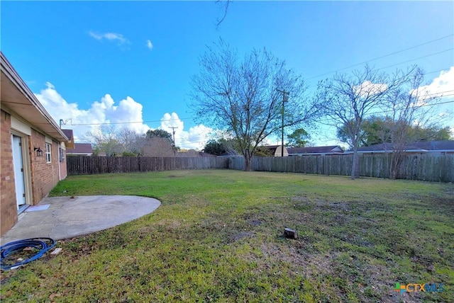 view of yard with a patio