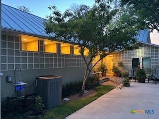 1817 Kuehler Ave, New Braunfels, TX 78130 - photo 48