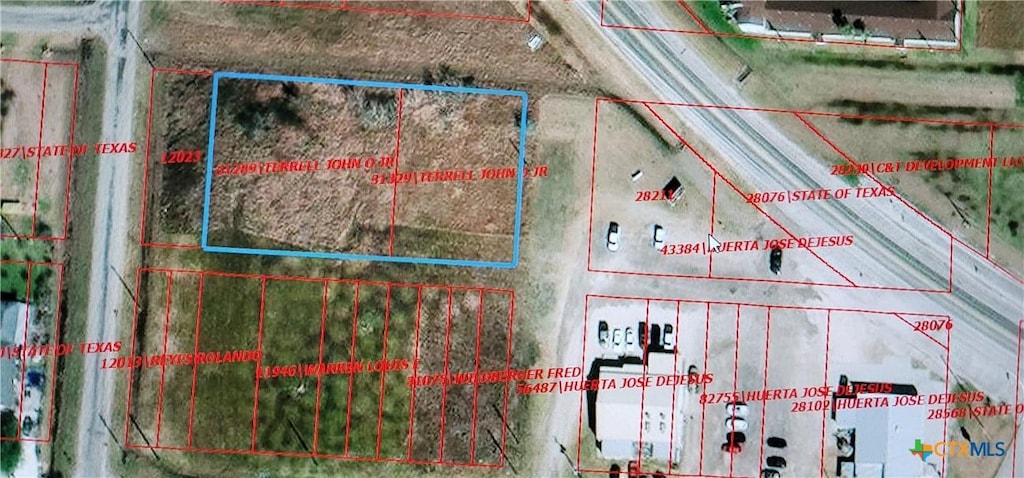 809 W Austin Ave, Seadrift, TX 77983 - photo 3