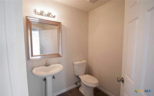 2705 Haven Dr, Killeen, TX 76543 - bathroom with toilet and a sink