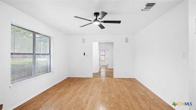 218 Gruene Rd, New Braunfels, TX 78130 - unfurnished room featuring light wood-type flooring and a ceiling fan