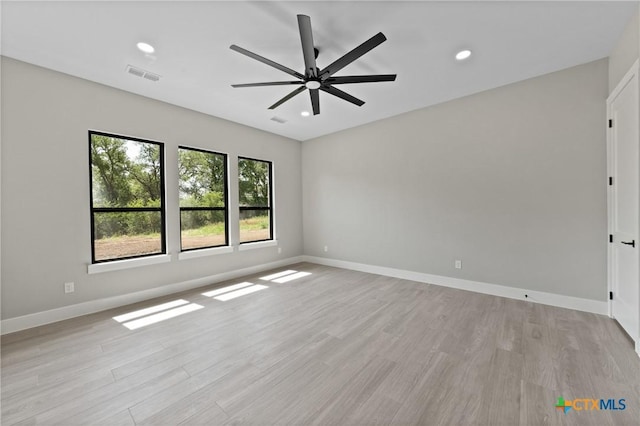 644 Creekside Dr, Belton, TX 76513 - spare room with a ceiling fan, light wood-type flooring, baseboards, and recessed lighting