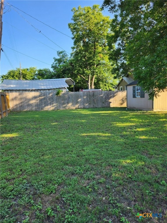 101 Alva St, Thrall, TX 76578 - view of fenced backyard