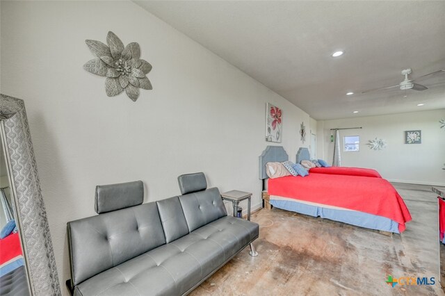 bedroom featuring ceiling fan