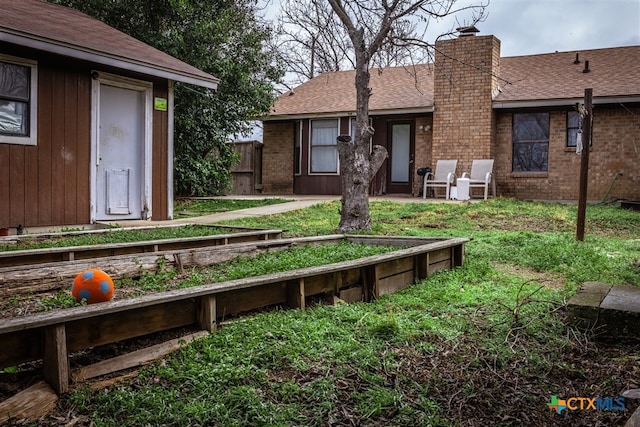 view of yard with a garden