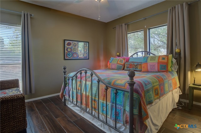 bedroom featuring ceiling fan