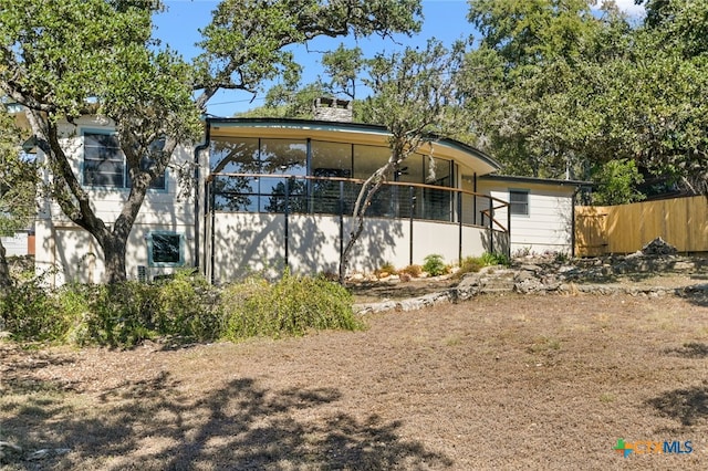 view of front of property