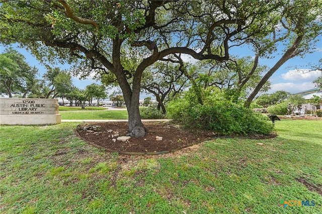 12219 Mosley Ln, Austin, TX 78727 - view of grassy yard