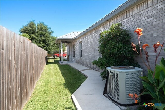 225 Anne Louise Dr, New Braunfels, TX 78130 - view of yard