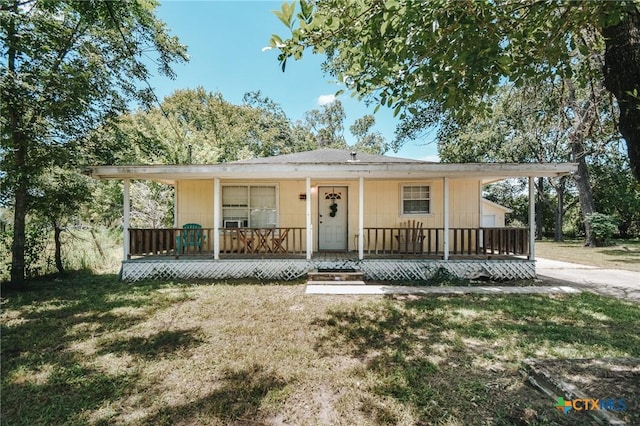 209 Pleasants St, Cuero, TX 77954 - photo 3