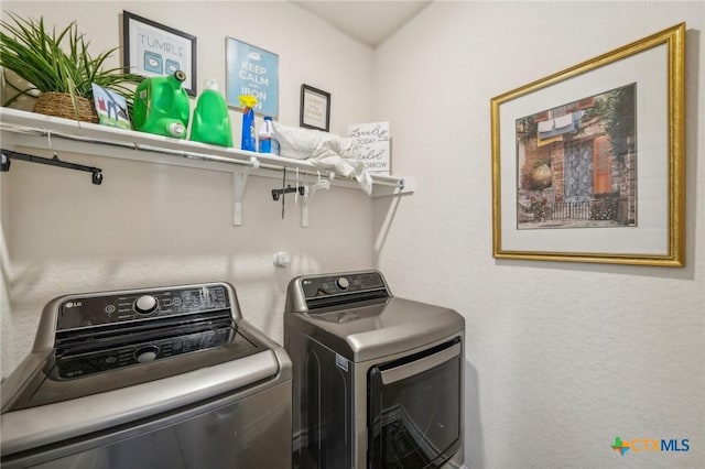 1640 Buckner Pl, San Antonio, TX 78253 - clothes washing area featuring washing machine and dryer