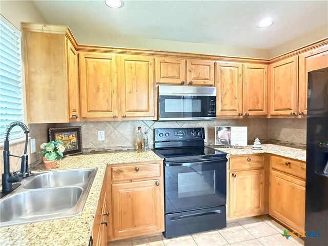 3434 Horizon St, Copperas Cove, TX 76522 - tiled dining space featuring baseboards, a textured ceiling, and ceiling fan