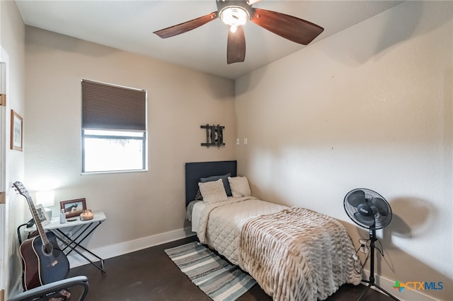 bedroom featuring ceiling fan