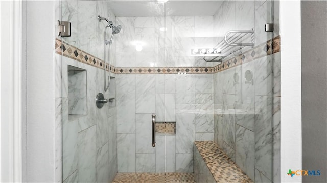 912 Bexley Dr, Seguin, TX 78155 - bathroom featuring a shower stall