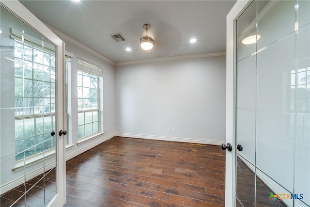 934 Wilderness Trl, New Braunfels, TX 78132 - empty room with hardwood / wood-style flooring, crown molding, baseboards, recessed lighting, and ceiling fan