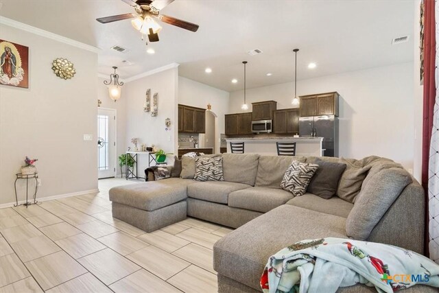 6407 Serpentine Dr, Killeen, TX 76542 - living area featuring a ceiling fan, crown molding, and recessed lighting