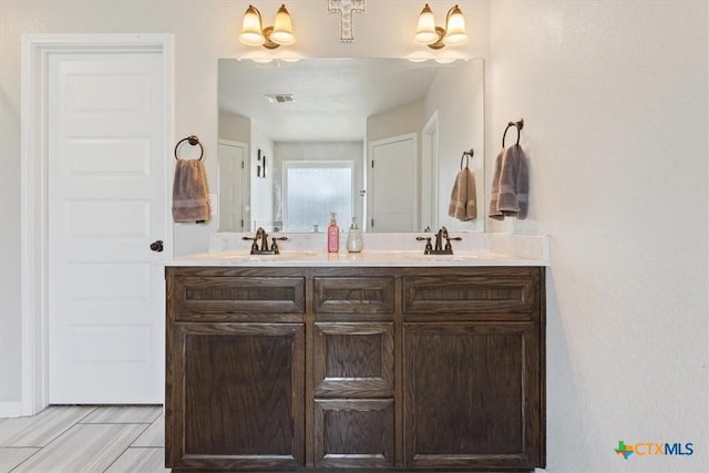 6407 Serpentine Dr, Killeen, TX 76542 - full bath with double vanity
