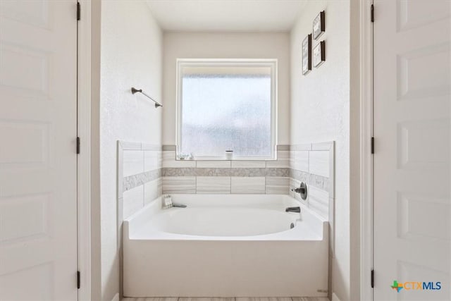 6407 Serpentine Dr, Killeen, TX 76542 - bathroom with a bath