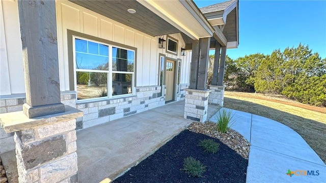 view of patio / terrace with a porch