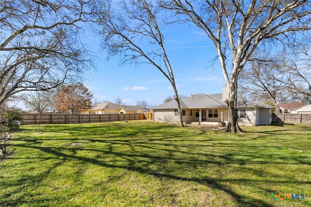 view of yard featuring a patio area