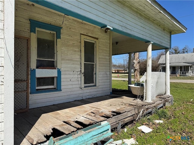 view of patio / terrace featuring covered porch