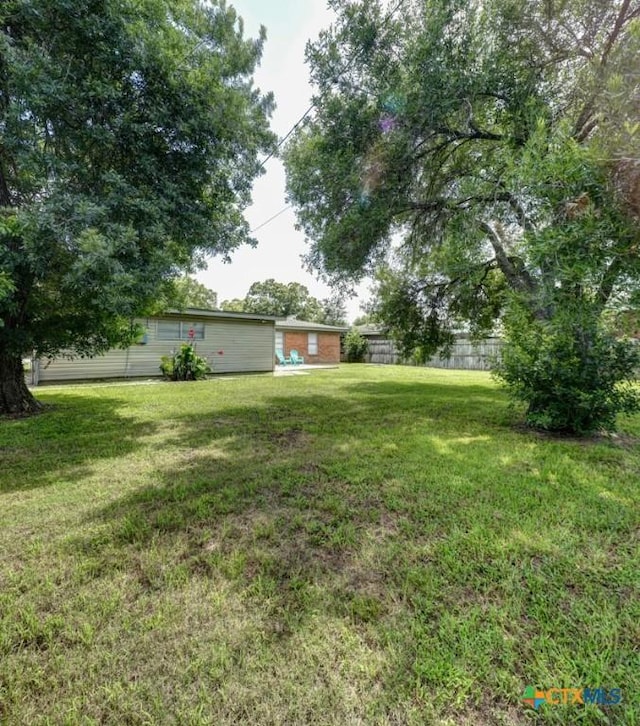 3207 Linda Dr, Victoria, TX 77901 - view of yard