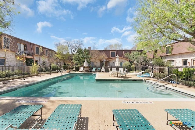 7801 Shoal Creek Blvd Unit 240, Austin, TX 78757 - community pool with fence and a patio