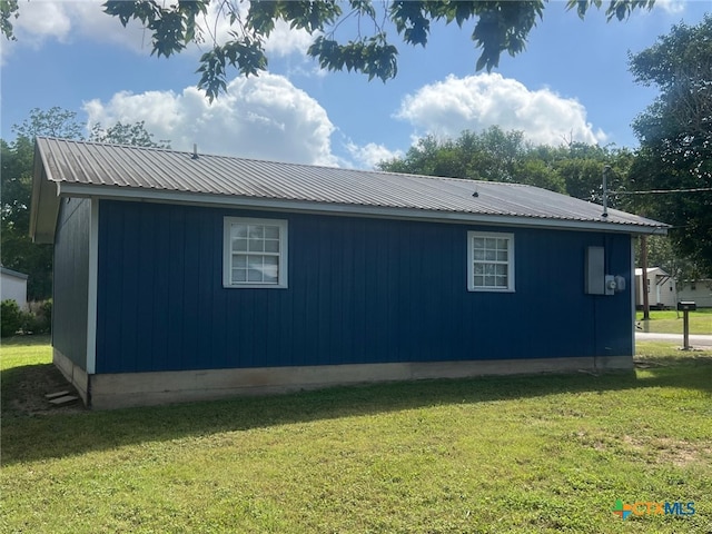 902 Simpson St, Yoakum, TX 77995 - photo 3