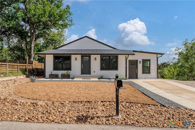 594 E S St, New Braunfels, TX 78130 - view of front of property featuring driveway