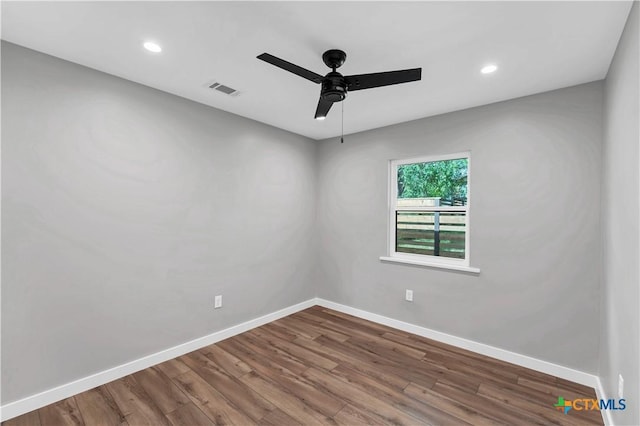 594 E S St, New Braunfels, TX 78130 - unfurnished room featuring a ceiling fan, wood finished floors, and recessed lighting