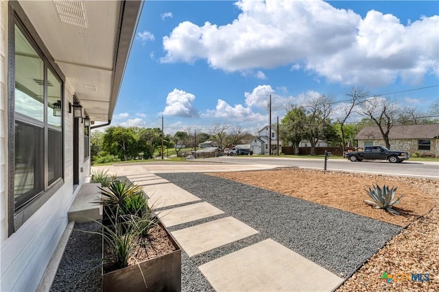 594 E S St, New Braunfels, TX 78130 - view of yard