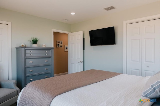 bedroom featuring a closet