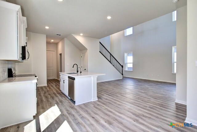 1236 Tuscan Vw, New Braunfels, TX 78130 - spare room with ceiling fan, wood finished floors, baseboards, and recessed lighting
