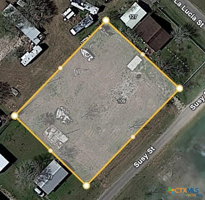 109 Susy St, Port Lavaca, TX 77979 - photo 1