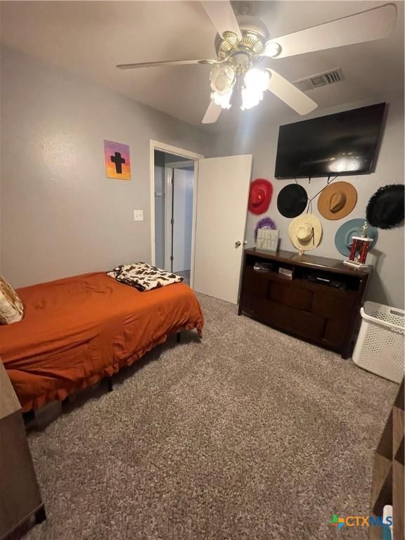 110 Idylwood Pl, Victoria, TX 77901 - carpeted bedroom with ceiling fan