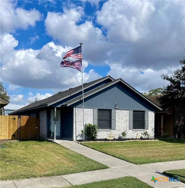110 Idylwood Pl, Victoria, TX 77901 - ranch-style house with brick siding