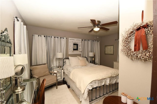 bedroom featuring a ceiling fan