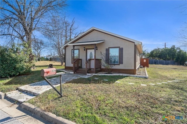 view of front of house featuring a front yard