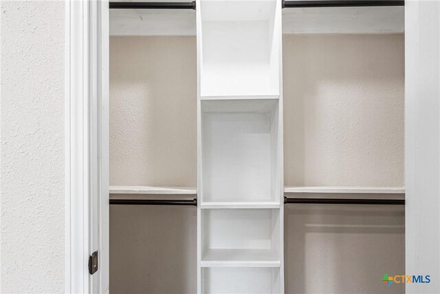 111 Warwick Glen St, Victoria, TX 77904 - view of closet