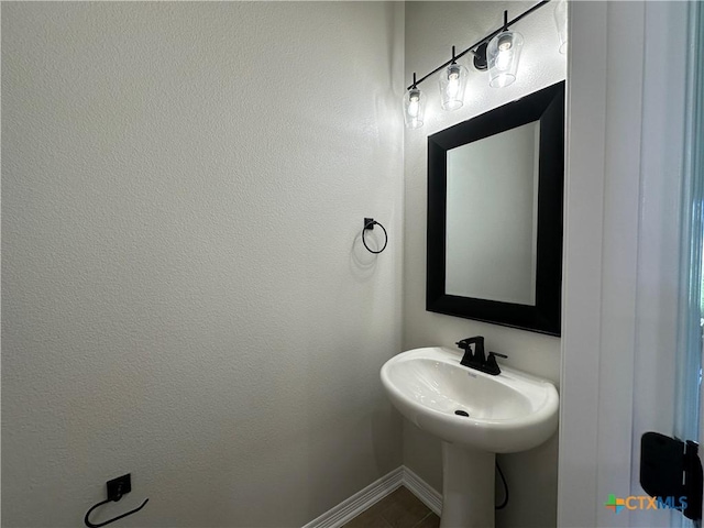 2032 Yarrow Rd, Temple, TX 76502 - bathroom with baseboards