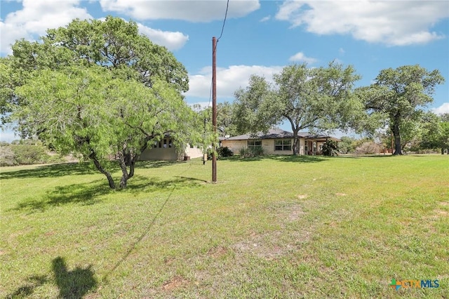 103 Misty Bnd, Floresville, TX 78114 - view of yard