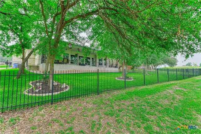 3935 Outpost Trce, Lago Vista, TX 78645 - view of yard