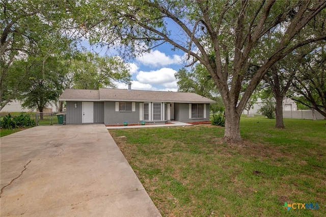 103 Aberdeen St, Victoria, TX 77904 - ranch-style home with driveway