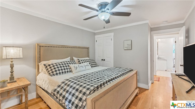 bedroom with crown molding, ceiling fan, and light hardwood / wood-style flooring