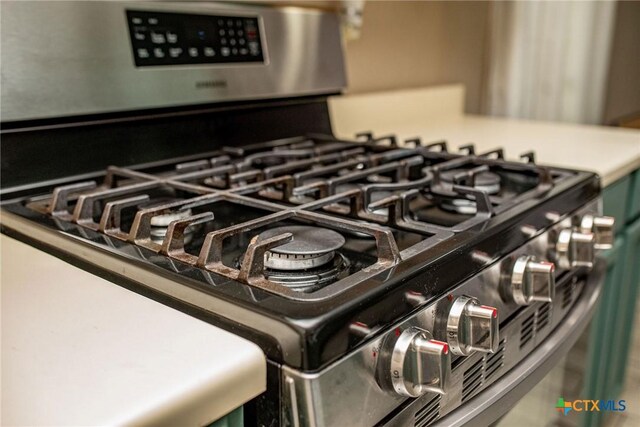2102 Leon Dr, Port Lavaca, TX 77979 - kitchen view of gas stove