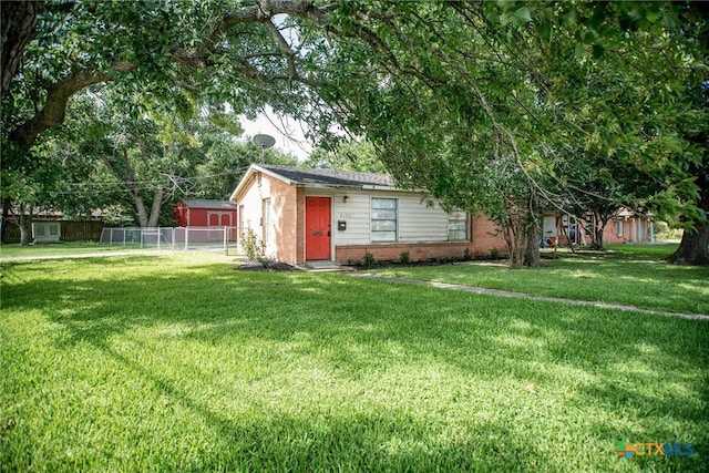 2102 Leon Dr, Port Lavaca, TX 77979 - view of yard