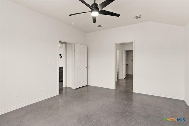 empty room featuring ceiling fan