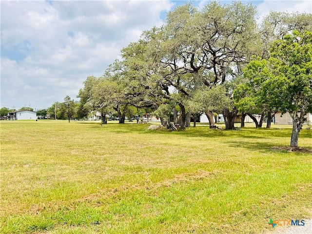 510 Pat Cleburne St, Yoakum, TX 77995