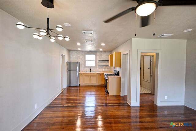 530 E Weinert St, Seguin, TX 78155 - photo 7