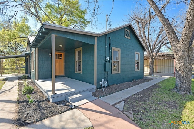 530 E Weinert St, Seguin, TX 78155 - photo 5